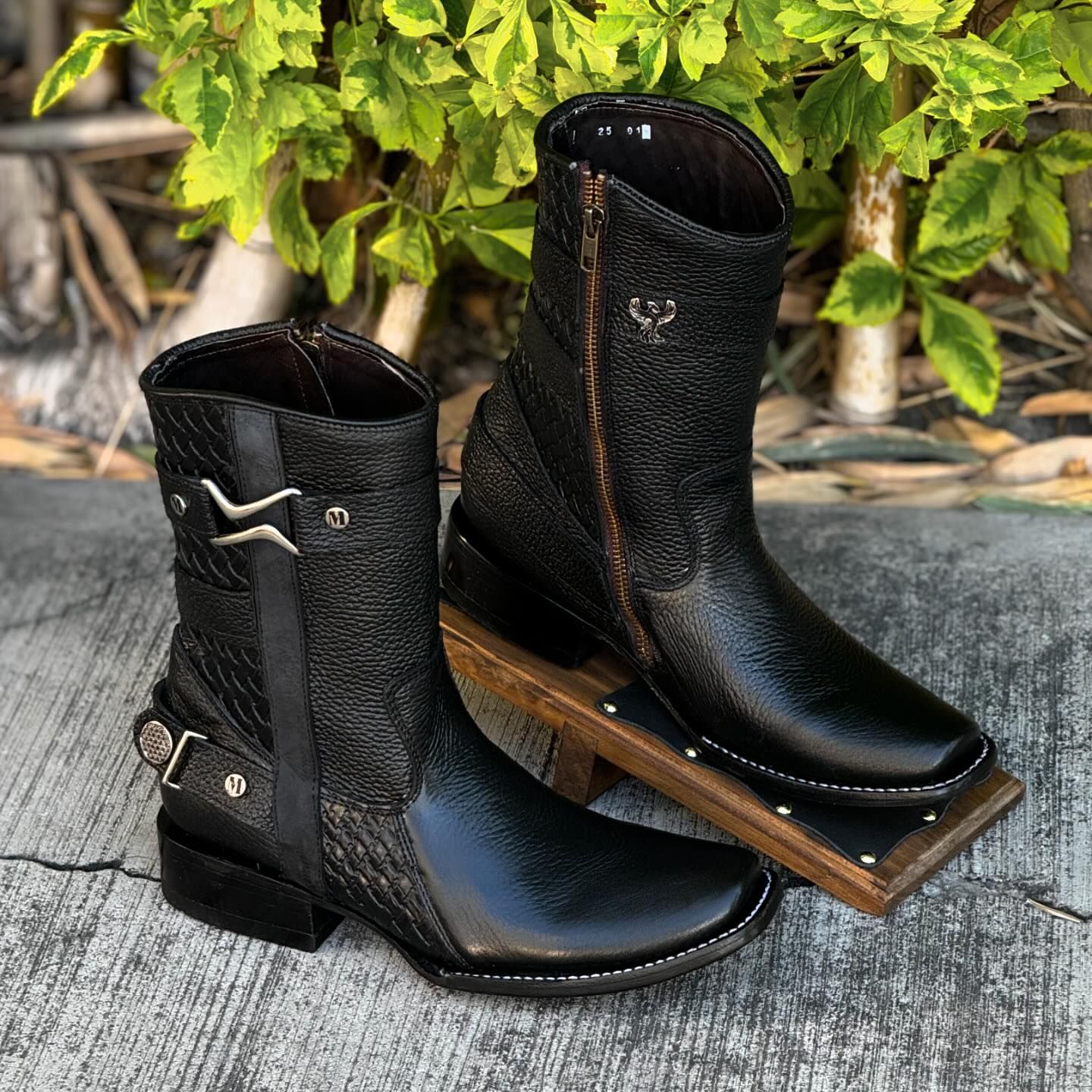 Vintage Textured Knight Boots