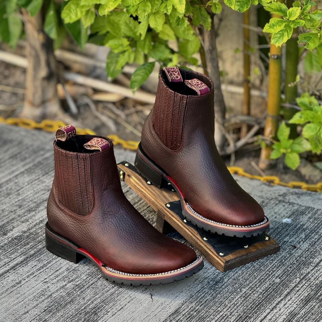 Vintage Handmade Scratch Resistant Grease Cowboy Boots