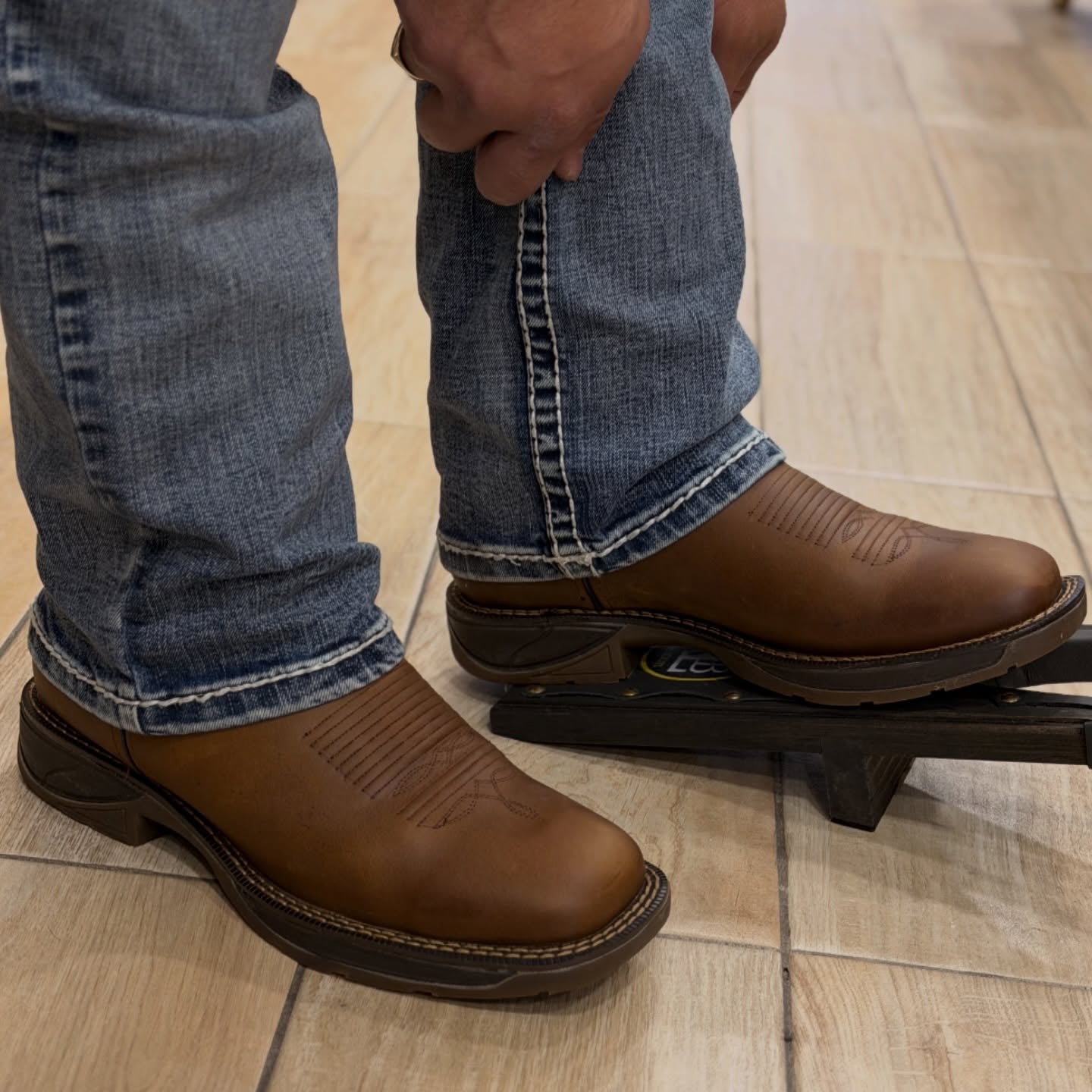 Hand-embroidered Vintage Cowhide Western Boots