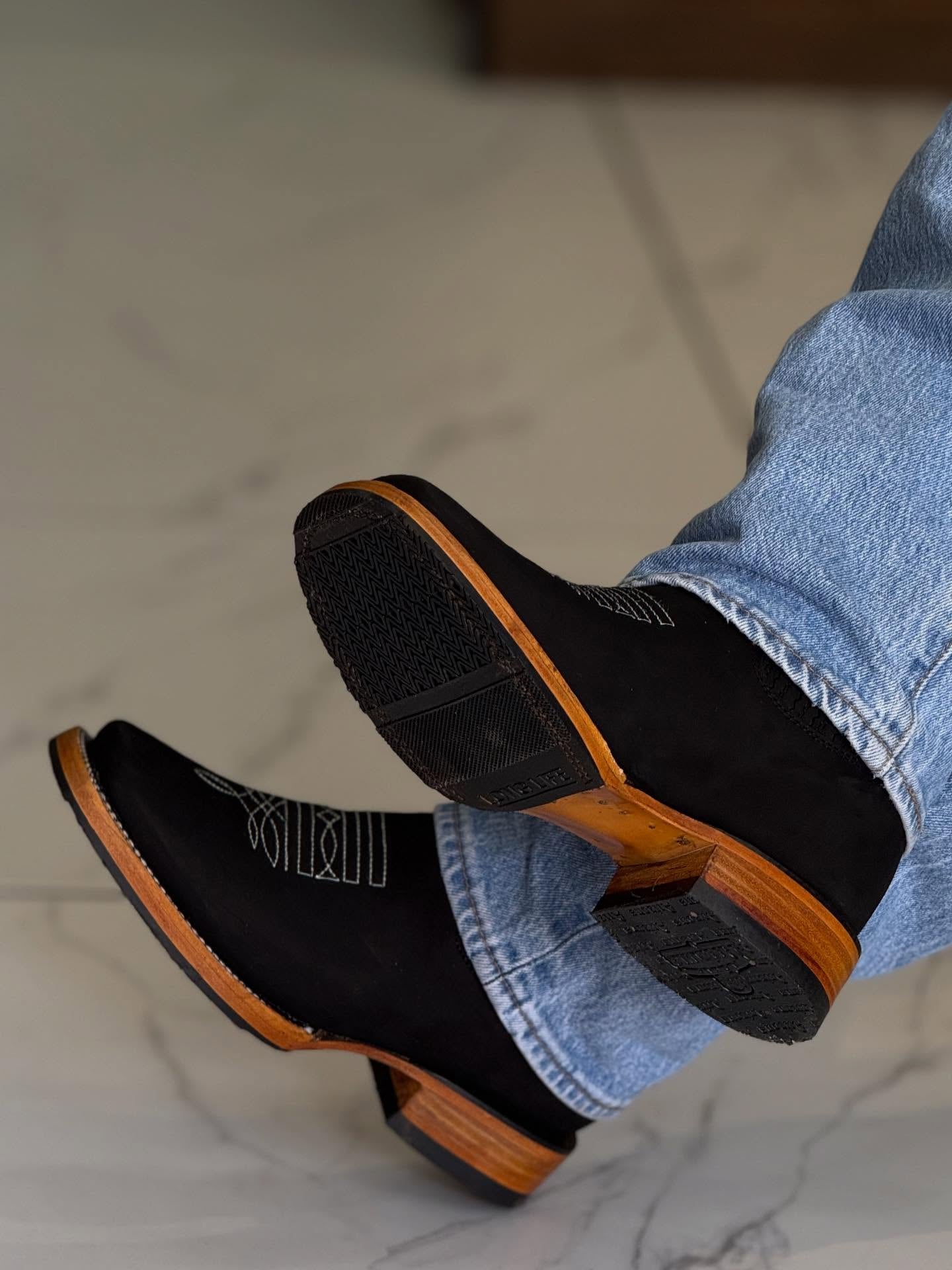 Bulldog Suede Boots