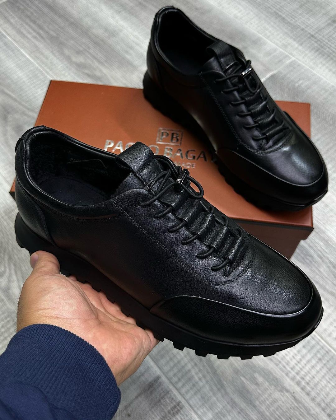 Winter padded warm non-slip leather shoes