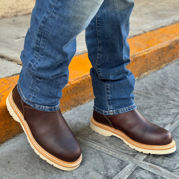 Cowhide Scratch Resistant Cowboy Boots