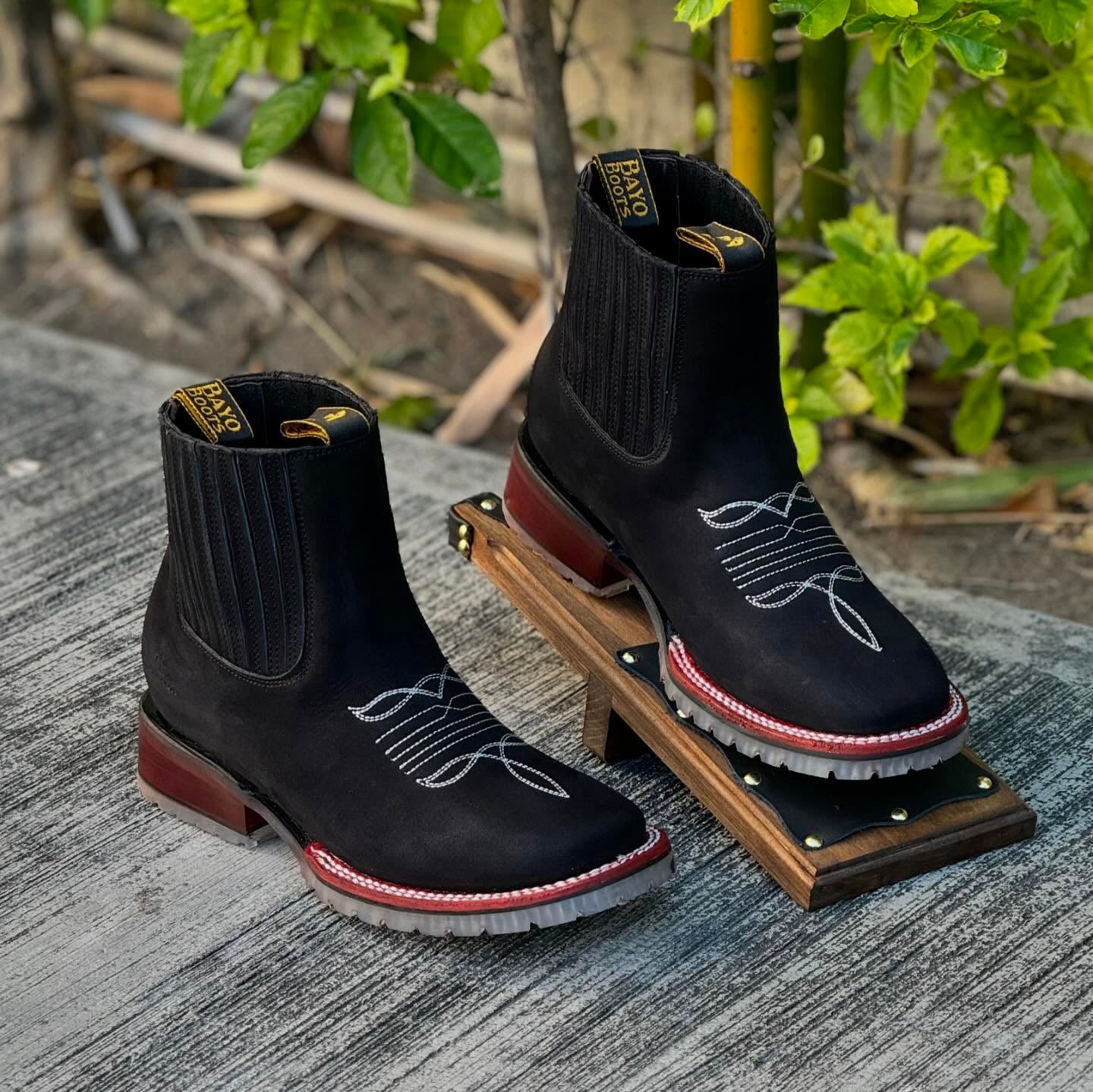 Hand-embroidered Bulldog Cowboy Boots