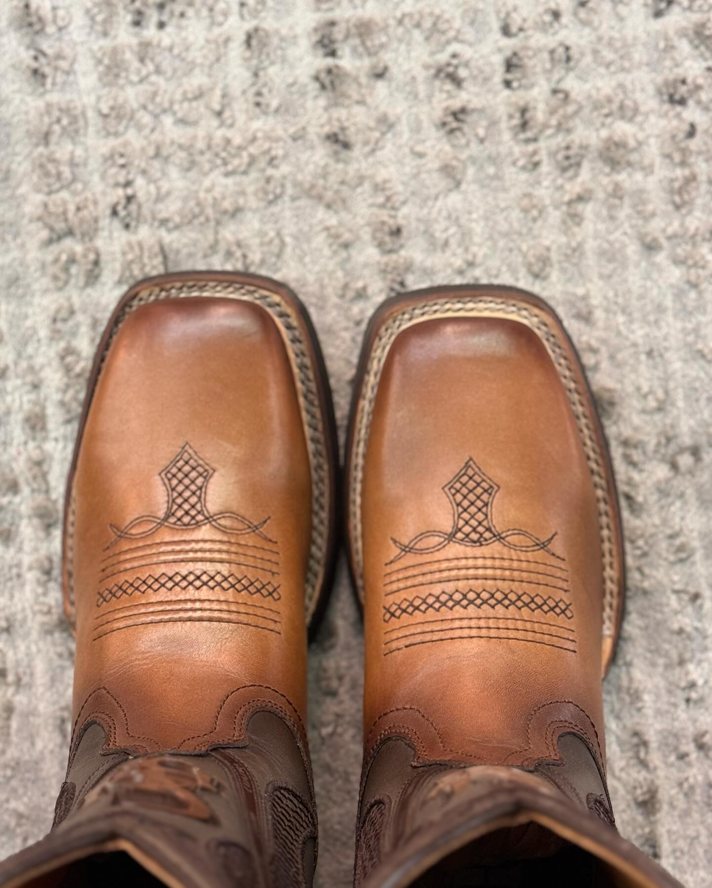 Vintage Tobacco Embroidered Cowboy Boots