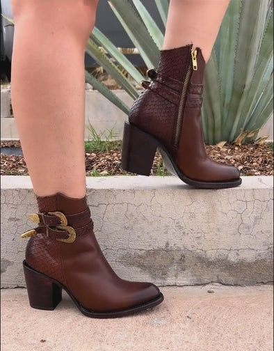 Handmade Vintage High-heeled Boots
