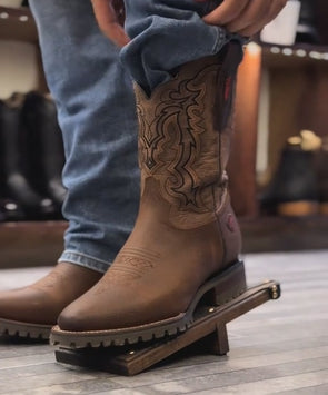 Vintage Embroidered Thick-Soled Ranch Boots