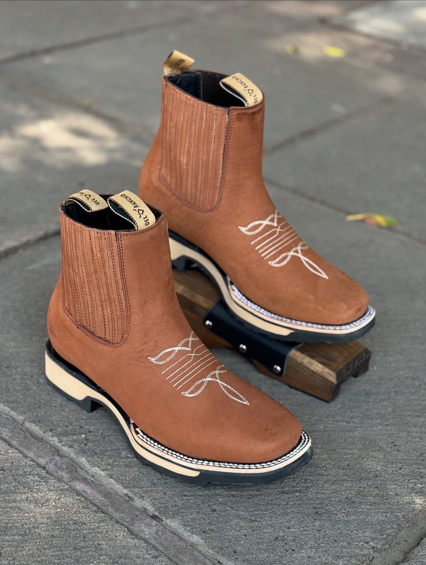 Suede Embroidered Ankle Boots(Buy 2 Free Shipping✔️)