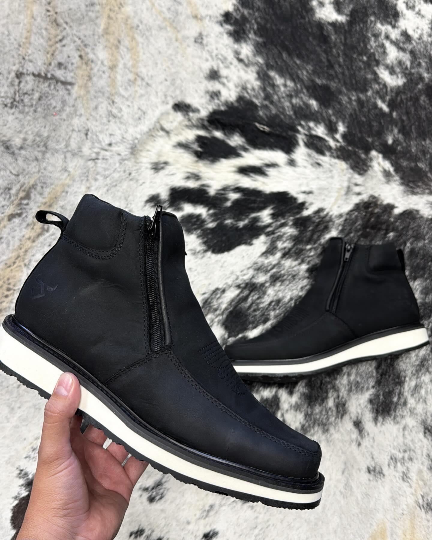 Italian Hand-embroidered Z1 Boots