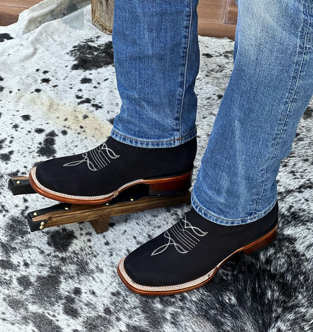 Black Bulldog Cowboy Boots
