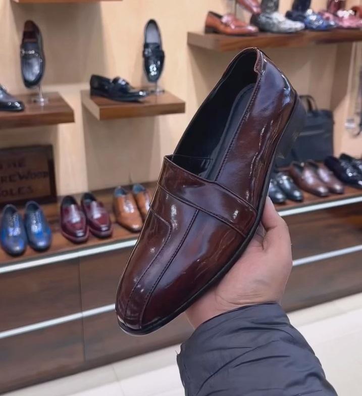 Vintage Cowhide Tuxedo Moccasin