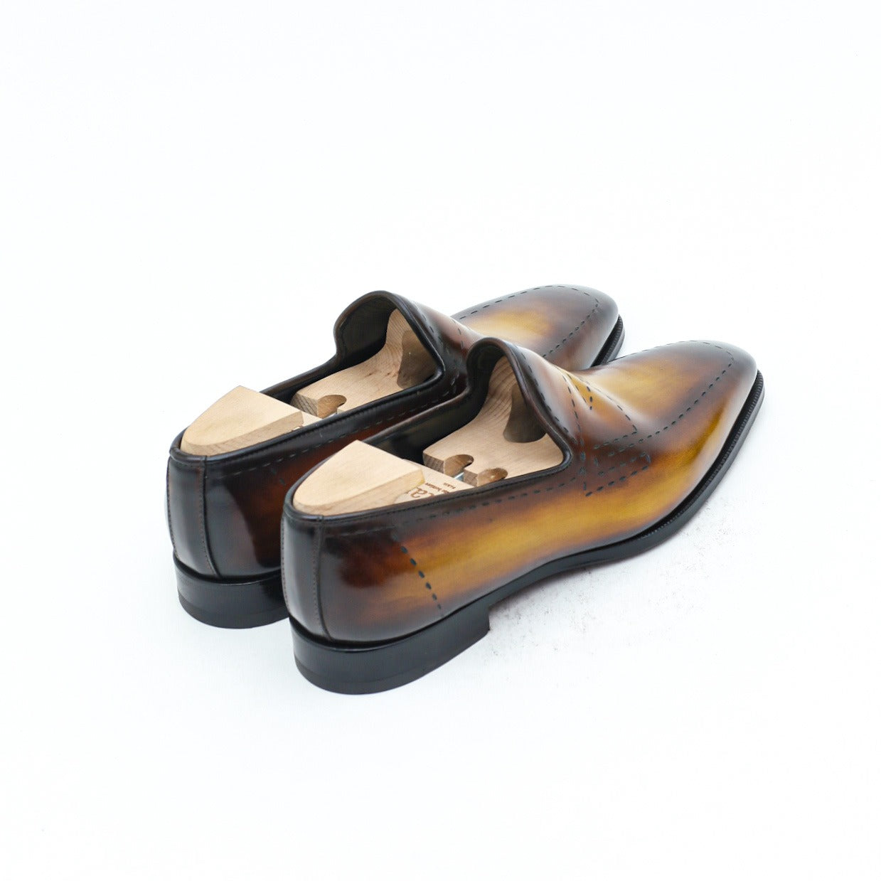 Wholecut Leather Loafer And Laser Pattern