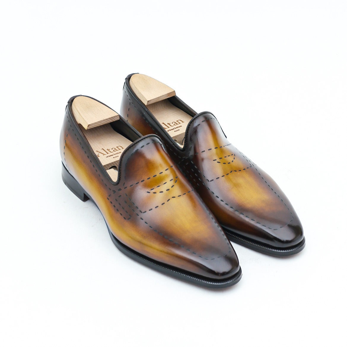 Wholecut Leather Loafer And Laser Pattern